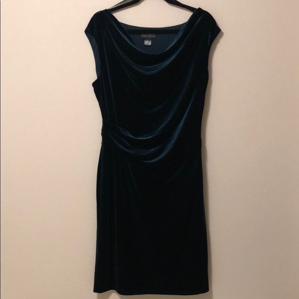 Jessica Howard Emerald Velvet Cocktail Dress